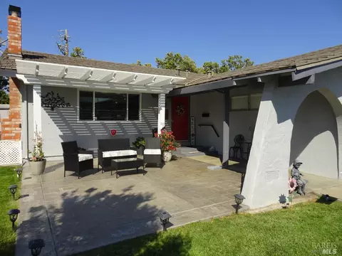 162 Carlsbad Cir, Vacaville, CA 95687