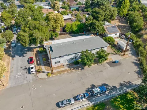 404 Lake St, Cloverdale, CA 95425