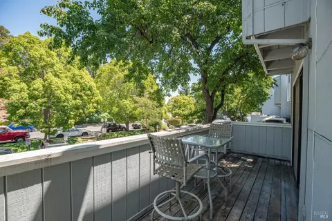 165 Oddstad Dr #60, Vallejo, CA 94589 photo 2