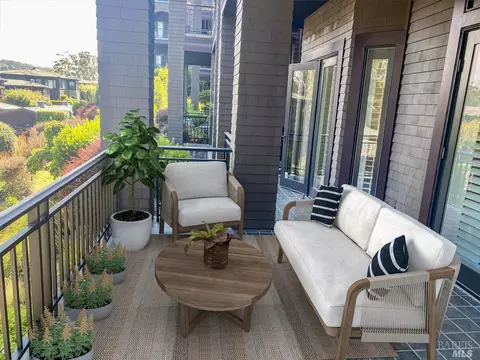 22 De Silva Island Dr, Mill Valley, CA 94941