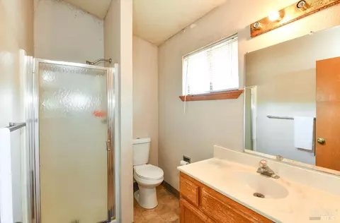Bath - 17335 Vailetti Dr, Sonoma, CA 95476 photo 5 of 6