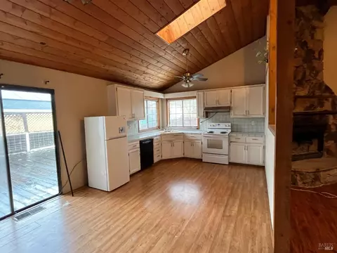 Kitchen - 17335 Vailetti Dr, Sonoma, CA 95476 photo 3 of 4
