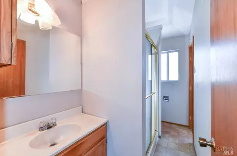 Bath - 17335 Vailetti Dr, Sonoma, CA 95476 photo 1 of 6