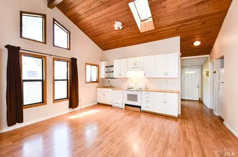 Kitchen - 17335 Vailetti Dr, Sonoma, CA 95476 photo 2 of 4
