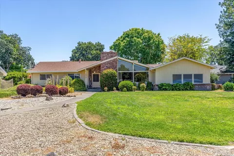 272 Oak Tree Ct, Santa Rosa, CA 95401