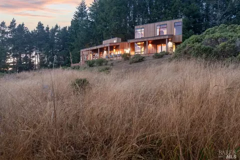689 Spring Mdw, The Sea Ranch, CA 95497