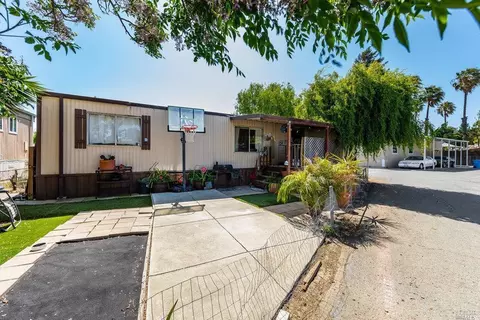 805 Fahey Ct, Vallejo, CA 94590