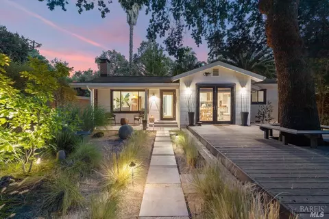 130 Orchard Ave, Sonoma, CA 95476