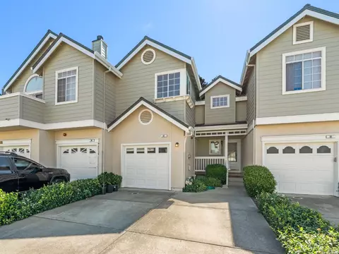 82 Manchester Dr, Fairfield, CA 94533