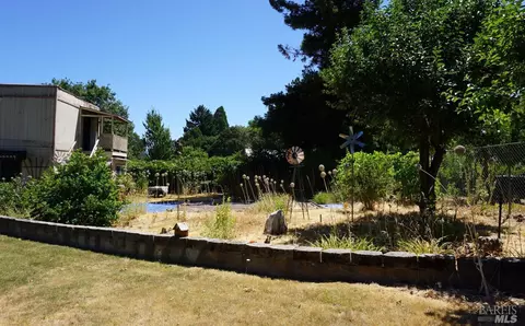 21455 Locust St, Willits, CA 95490 photo 4