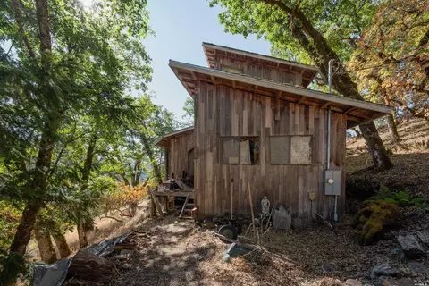 5275 First Gate Rd, Willits, CA 95490