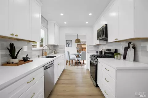 3342 Macleod St, Napa, CA 94558