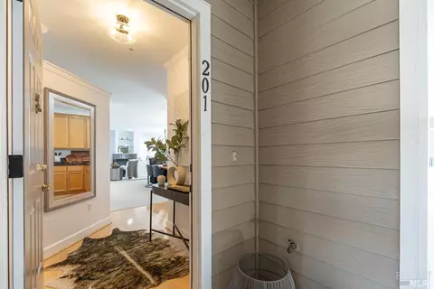 852 Diablo Ave #201, Novato, CA 94947