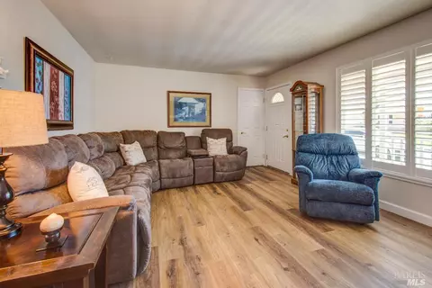 114 Lynn Ct, Vallejo, CA 94591 photo 5