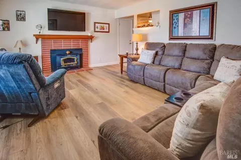 114 Lynn Ct, Vallejo, CA 94591 photo 4