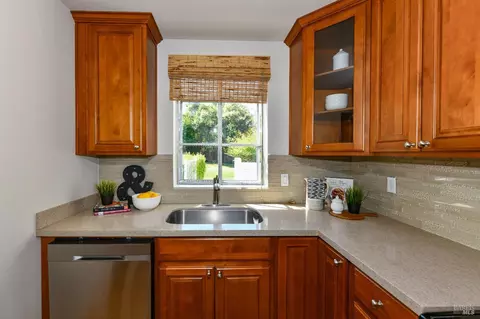 1239 Camino Corto, Rohnert Park, CA 94928