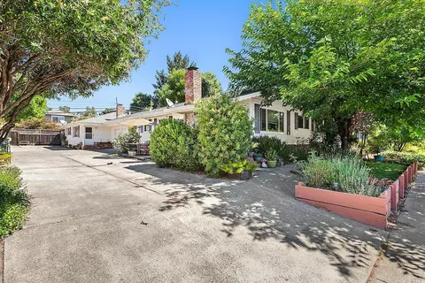 615-617 Nason St, Santa Rosa, CA 95404