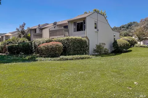 2098 Knolls Dr, Santa Rosa, CA 95405