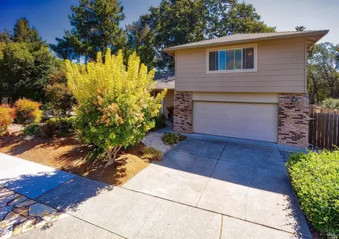 1632 Cunningham Way, Santa Rosa, CA 95403