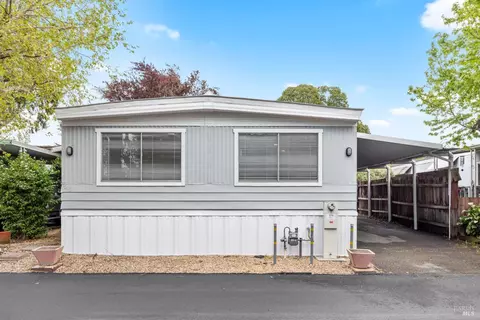 300 Stony Point Rd #213, Petaluma, CA 94952
