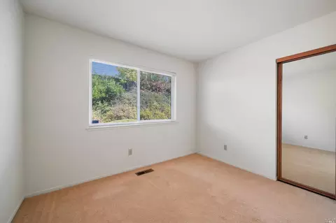 127 Chesapeake Dr, Vallejo, CA 94591 photo 33