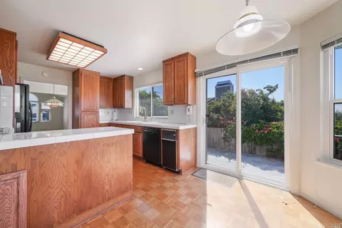 127 Chesapeake Dr, Vallejo, CA 94591 photo 16