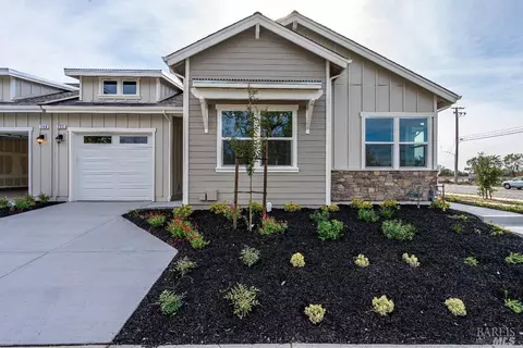 1252 Atascadero Dr, Windsor, CA 95492