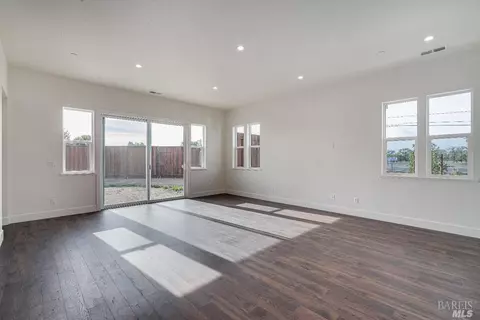 1252 Atascadero Dr, Windsor, CA 95492 photo 9