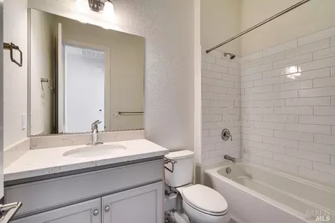 1252 Atascadero Dr, Windsor, CA 95492 photo 4