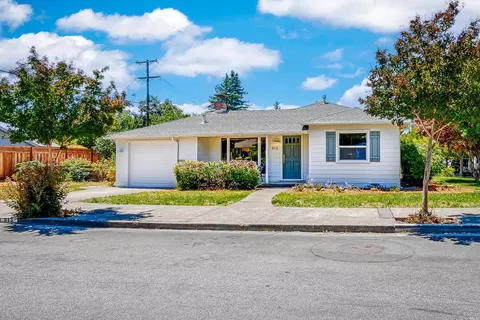 913 Franquette Ave, Santa Rosa, CA 95405