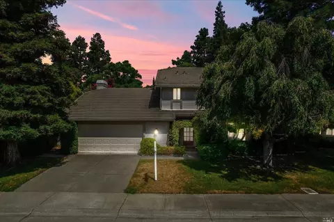 1350 Rose Way, Dixon, CA 95620