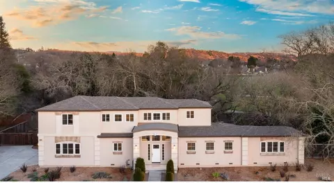 9746 Brooks Rd S, Windsor, CA 95492