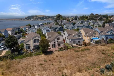 421 Jade Cir, Vallejo, CA 94590 photo 32