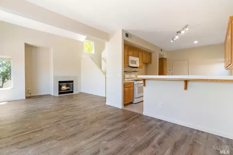 421 Jade Cir, Vallejo, CA 94590 photo 10