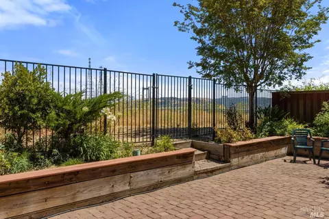 421 Jade Cir, Vallejo, CA 94590 photo 36