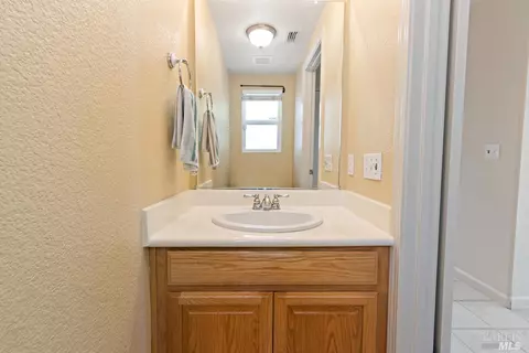421 Jade Cir, Vallejo, CA 94590 photo 18