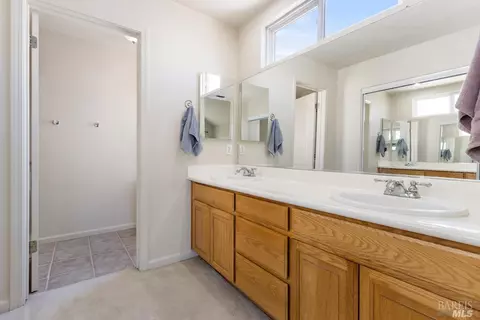 421 Jade Cir, Vallejo, CA 94590 photo 24