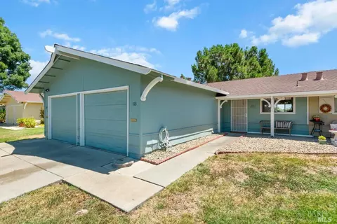 113 Monterey Dr, Vacaville, CA 95687