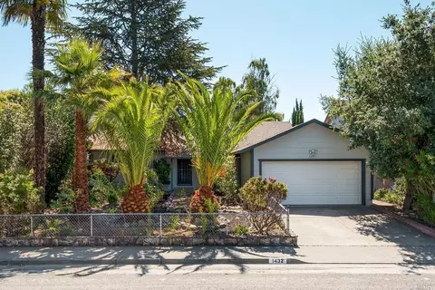 1432 Tanager Ln, Petaluma, CA 94954