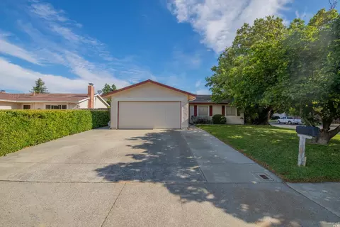 143 Somerville Dr, Vacaville, CA 95687