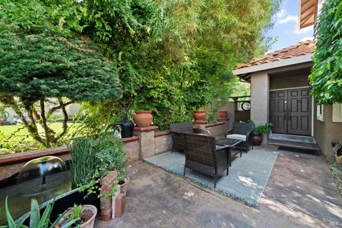 243 Shadowhawk Ct, Vacaville, CA 95688 photo 6