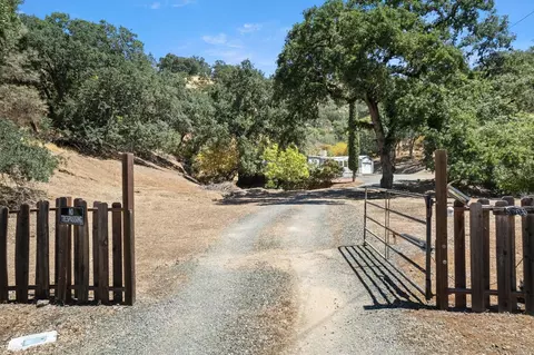 3628 Foothill Dr, Lucerne, CA 95458
