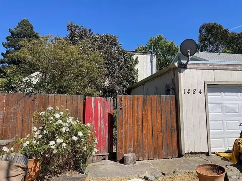 1484 Sunrise Pkwy, Petaluma, CA 94954