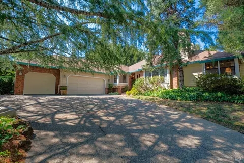 1545 Briarfield Pl, Santa Rosa, CA 95404