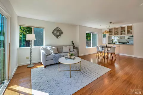 8036 Sunflower Dr, Cotati, CA 94931