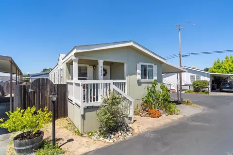 8153 Willow St, Windsor, CA 95492 photo 3