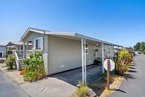 8153 Willow St, Windsor, CA 95492 photo 2