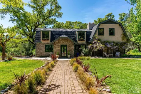 2120 Park Creek Ln, Ukiah, CA 95482