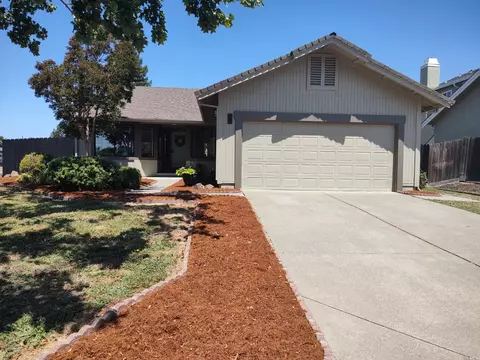 2 Orange Blossom Ct, American Canyon, CA 94503