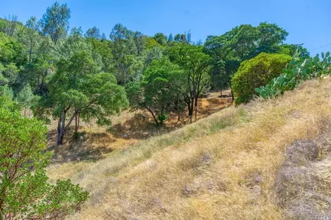 253 Sugarloaf Dr, Napa, CA 94558 photo 10